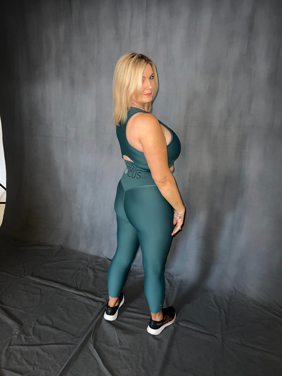 Easy Stretch 7/8 Leggings in Forest Green (only XS left) – EASY ACTIVE